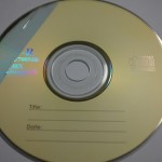 経年劣化を迎えたCD-R 外側から剥がれる！